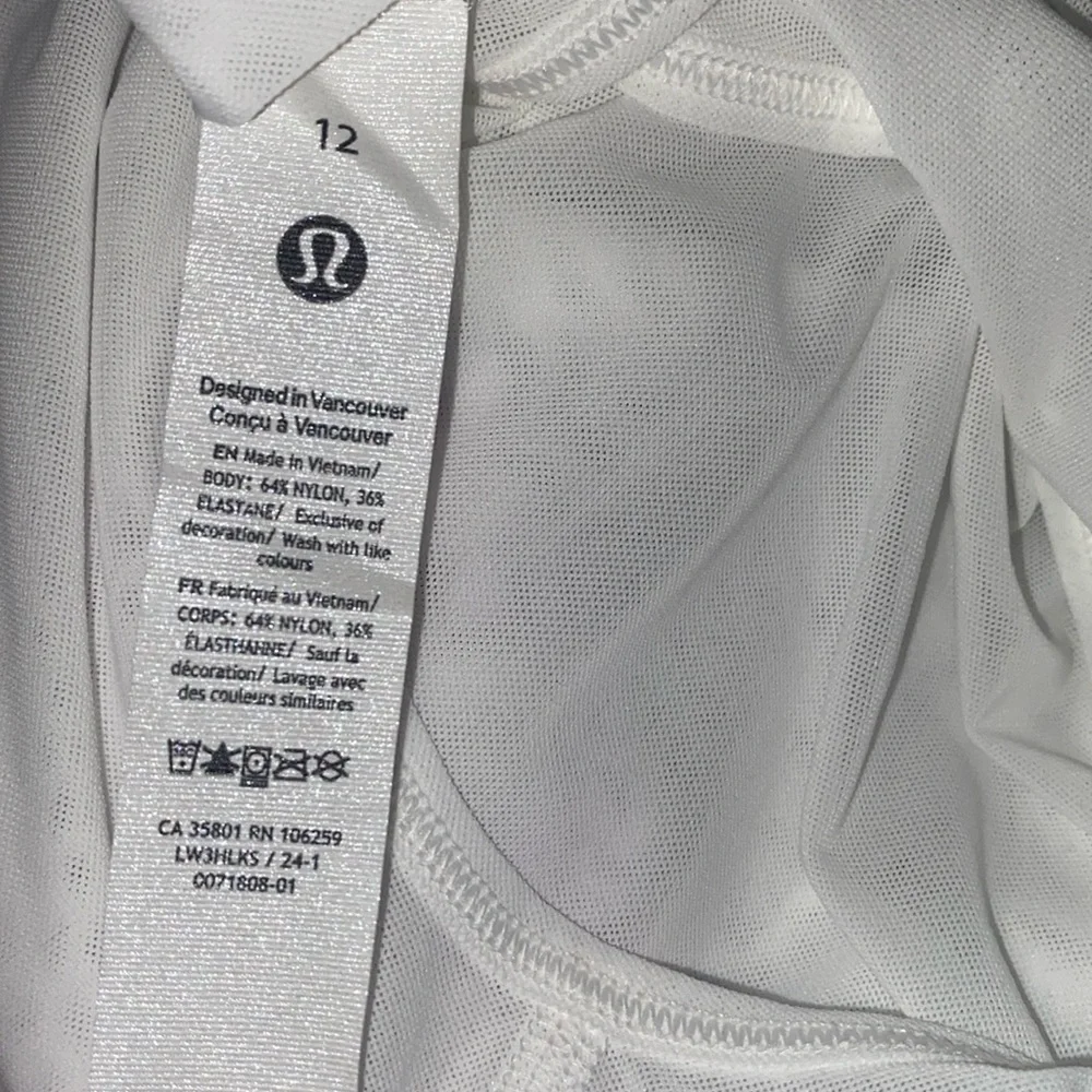 (A11) Lululemon Keyhole Mesh Long Sleeve Top, White, Size 12, NWT‎